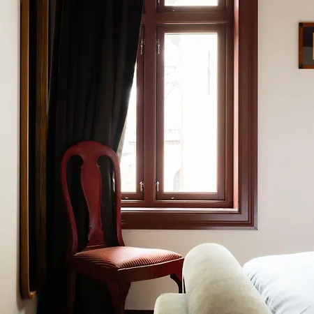 Bryggen Boutique L Uniquely L 2 Min To Floyen شقة